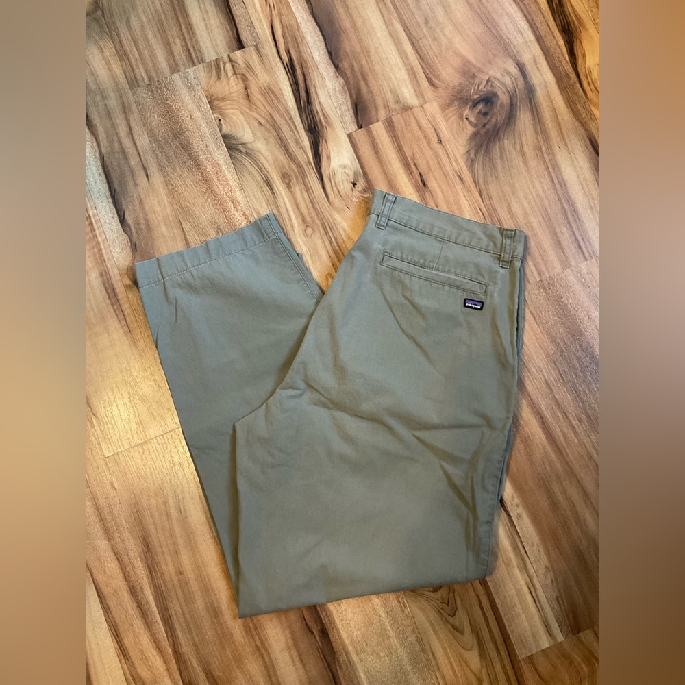 Patagonia, Men’s Organic Cotton Khaki Pants, size 34
